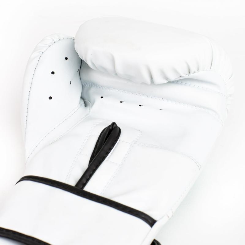 Everlast WM Core 2 White Gloves - S M Size for Fitness and Boxing