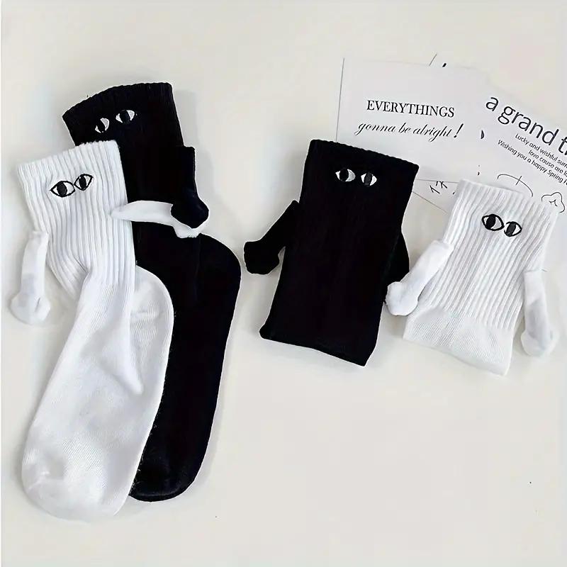 Two pairs Sports hand-holding socks, novel couple sports hand-holding socks, magnetic socks for adults, Valentine's Day gifts, friends